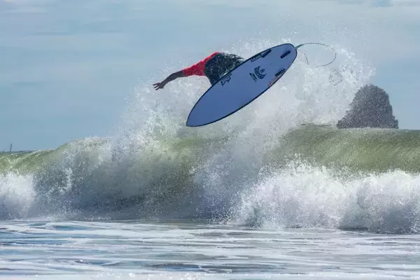 「QS6000「BILLABONG TAHARA PRO」開催！中塩佳那とCaleb Tancredが優勝」の画像