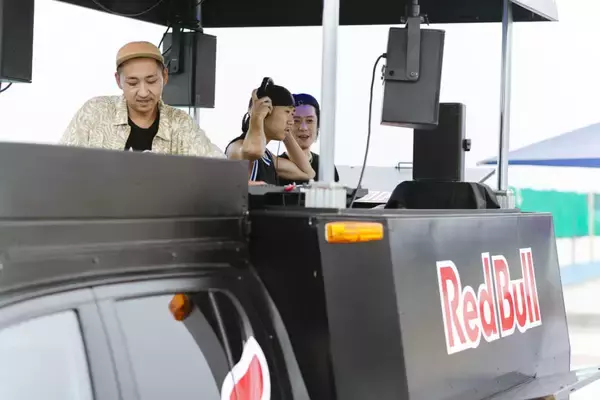 「「スケートボードってカッコいい！」を体感する。スケーターのためのストリートイベント「Red Bull Mind the Gap」in Shonan」の画像