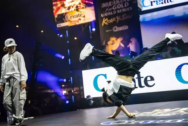 「カザフスタンの Amir と中国の 671 が世界の頂点に！【WDSF Breaking for Gold World Series in 北九州 presented by Create】」の画像