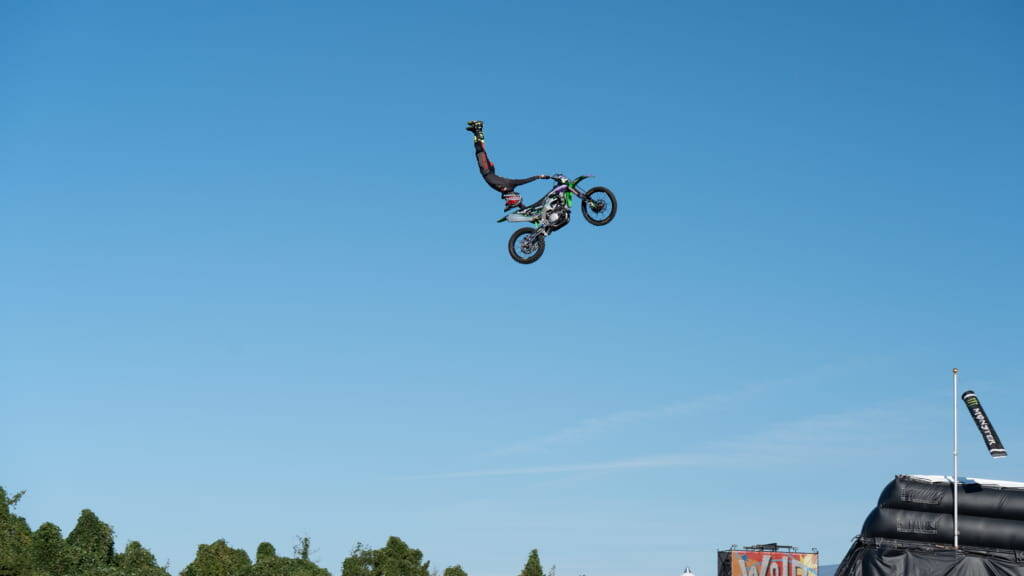 世界最高峰のBMXとFMXパフォーマンスが音楽フェスを彩る！「WILD BUNCH FEST. 2026」モンスターエナジースペシャルパフォーマンス