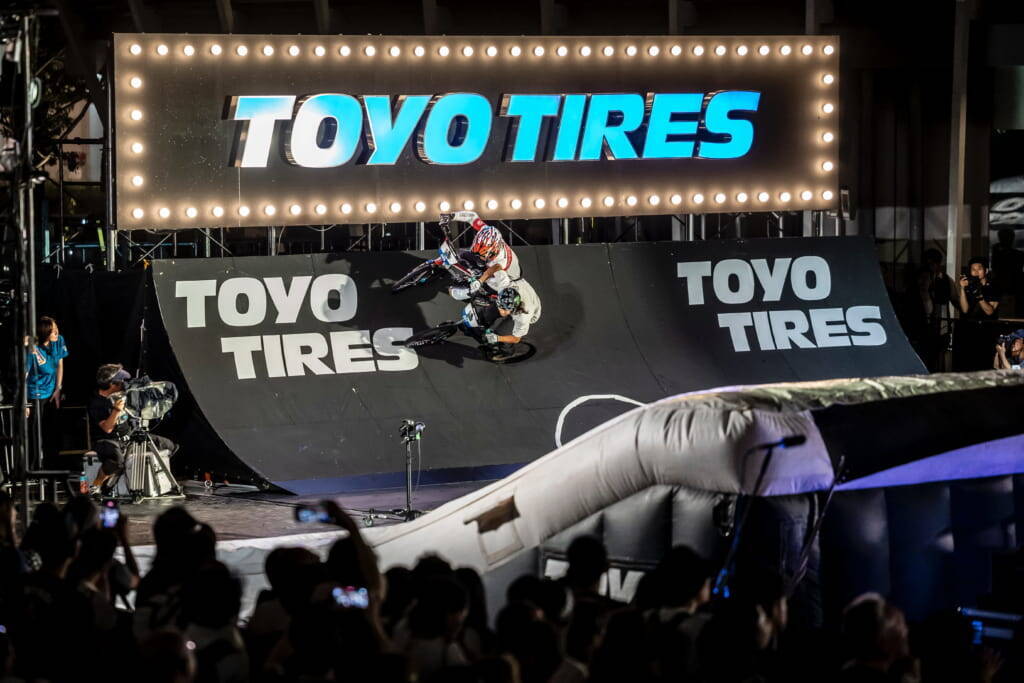 賞金総額435万円！都会のど真ん中でレーシング、パーク、ストリートが三つ巴の一戦！「TOYO TIRES Downtown BMX 2026」