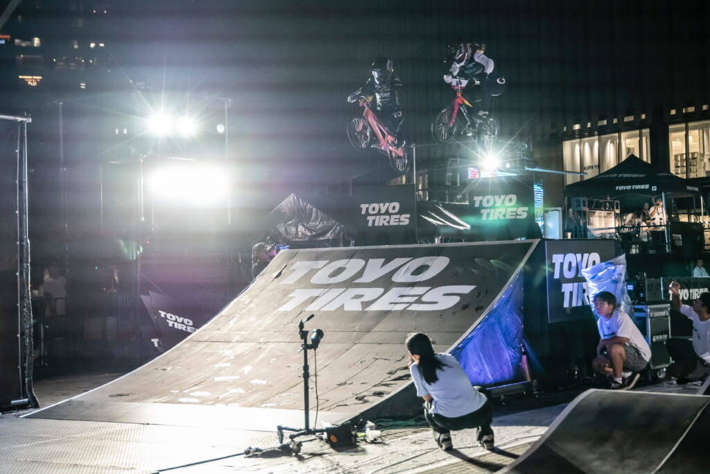 賞金総額435万円！都会のど真ん中でレーシング、パーク、ストリートが三つ巴の一戦！「TOYO TIRES Downtown BMX 2026」
