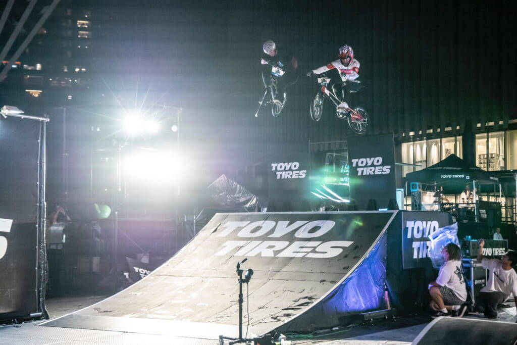 賞金総額435万円！都会のど真ん中でレーシング、パーク、ストリートが三つ巴の一戦！「TOYO TIRES Downtown BMX 2026」