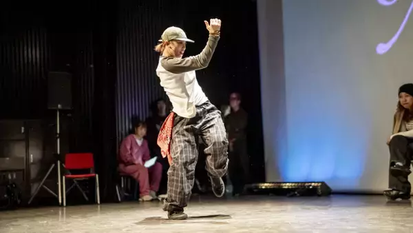 「次世代の若手ダンサーたちが自分のスタイルで躍動！X-girlとMAiKAが切り拓いたストリートダンスバトルの新時代「X-girl STREET DANCE BATTLE Produced by MAiKA」」の画像