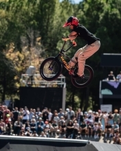 世界最高峰の舞台で最年少の快挙。小澤美晴が初ワールドカップで準優勝「FISE Montpellier 2024」BMXフリースタイル・パーク種目