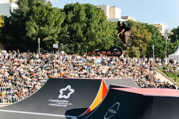 「世界最高峰の舞台で最年少の快挙。小澤美晴が初ワールドカップで準優勝「FISE Montpellier 2024」BMXフリースタイル・パーク種目」の画像