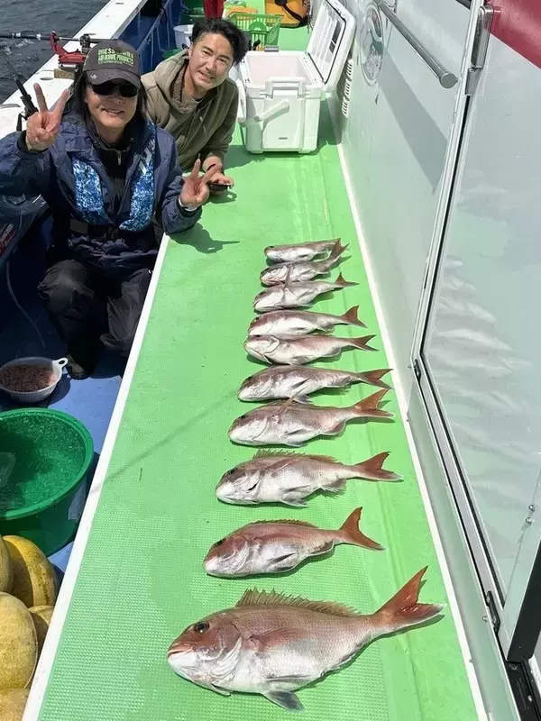 【釣果速報】神奈川県大松丸でマダイ全員ゲット＆竿頭16匹！活性上々で豪華なゲストが釣れる最高のシーズンに突入！
