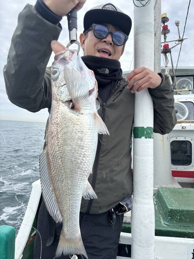 【釣果速報】和歌山県遊漁船 Fish Onでクログチ全員安打！最大50cm！おいしい魚を超新鮮な状態で食べられるのは釣り人の特権です！