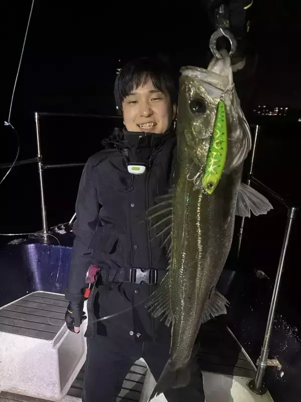 「【釣果速報】千葉県TARGETでシーバスがボコボコHITしてます！75cmの大型もゲット！この重みと感動は今しか味わえませんよ！」の画像
