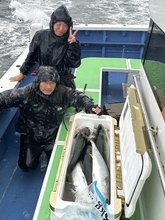 【釣果速報】神奈川県大松丸でワラサ全員ゲット＆4.00kgの大型出た！連日安打継続中の今が乗りドキ！