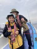 「【釣果速報】東京都船宿まる八のアジの釣果がバズってる！竿頭100匹！釣れすぎて笑いが止まらない釣行を体験してみませんか？」の画像1