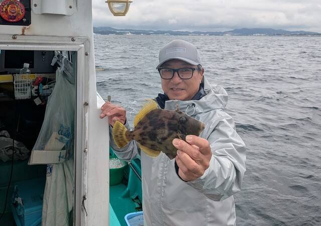 【釣果速報】神奈川県孝漁丸でアカハタざんまい！竿頭は8匹GET！赤い魚と青い海のコントラストがたまらない！