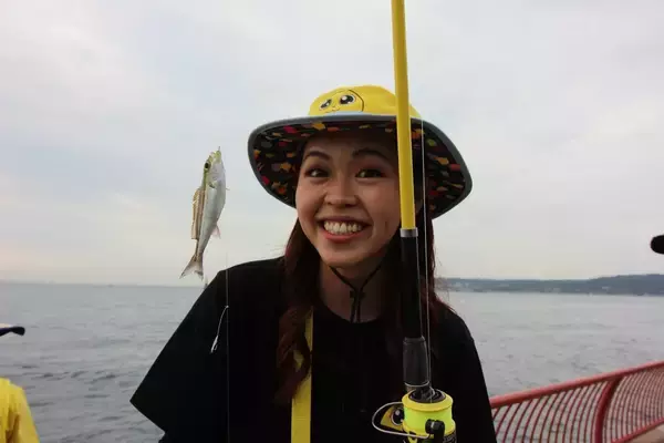 「家族でいけばもっと楽しくなる海釣り公園。誰でも釣れるオススメの釣り方3選」の画像
