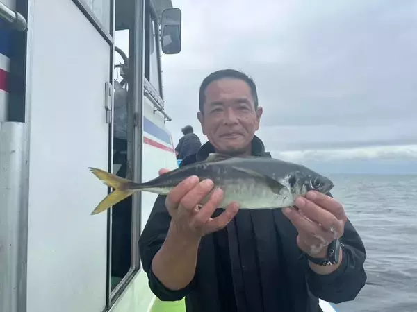 【釣果速報】神奈川県政信丸で良型アジのアタリ続く！43cmのデカアジも！家族や友達との釣りにもおすすめのターゲットです！