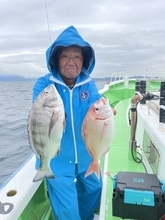 【釣果速報】良型クロダイ・イシダイ・ハナダイ連続確保！短時間の出船でもお土産バッチリ！充実の釣行は神奈川県第三かりゆし丸！