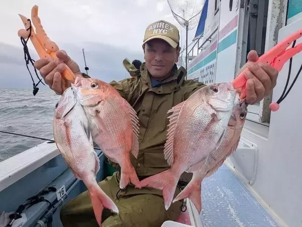 「【釣果速報】千葉県梅花丸で多彩な魚種がお目見え！マダイ・カサゴ・イナダなど良型続々の好釣果！」の画像