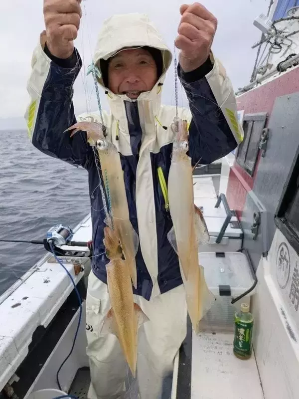 【釣果速報】静岡県魚磯丸でMAX45cmの胴長ヤリイカ確保！ビッグサイズの高級イカを今こそ狙いに行こう！