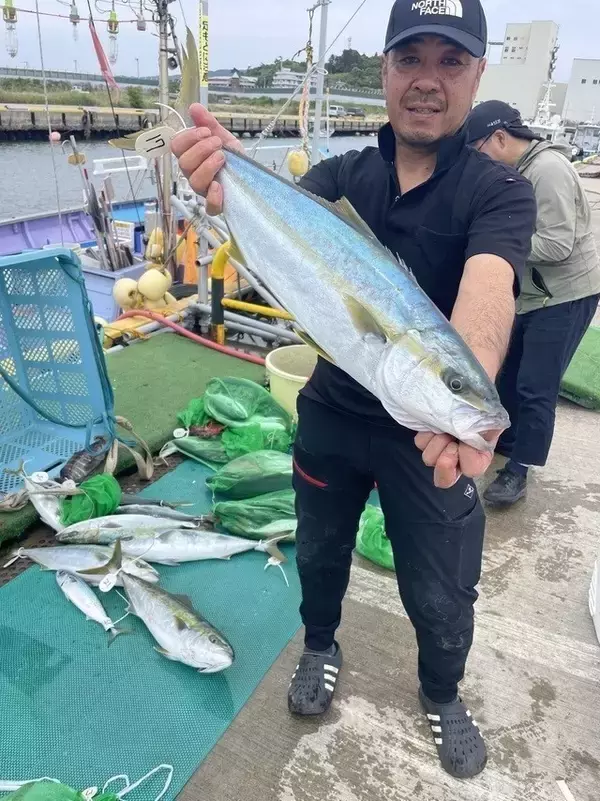 「【釣果速報】茨城県日立丸でワラサ、ヒラマサ、イナダなどゲット！青物好調！この勢いに今すぐ乗ろう！」の画像