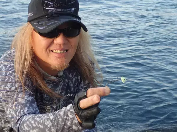 「超簡単太刀魚釣り！誰でもできる前西流。波止タチウオはライトテンヤがオススメな理由」の画像
