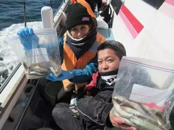 【釣果速報】神奈川県長崎屋でシロギス全員ゲットで絶好調！トップ89匹でお土産ばっちり！釣れてる今、行くしかないっしょ！