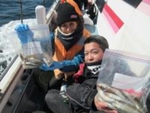 【釣果速報】神奈川県長崎屋でシロギス全員ゲットで絶好調！トップ89匹でお土産ばっちり！釣れてる今、行くしかないっしょ！