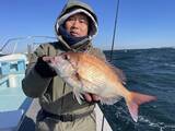 「【釣果速報】神奈川県村本海事で獲れるマダイがデカい！2kg前後の良型多く、ゲストも多彩！さあ、ビッグドリームを掴みに行こう！」の画像2