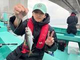 「【釣果速報】千葉県守山丸で27cmはじめ良型アジ好調！シロギスも大漁でクーラーボックスが華やかに！」の画像2