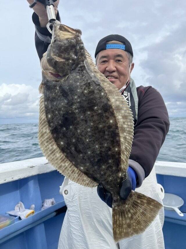 釣果速報 茨城県鹿島沖のヒラメ釣り解禁初日 大人気船 幸栄丸の気になる釣果をチェック 船長からのメッセージも掲載 22年11月1日 エキサイトニュース