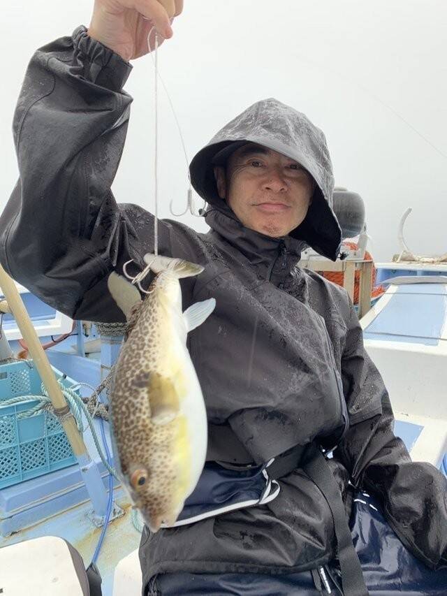 【釣果速報】茨城県幸栄丸で40cmのジャンボサイズを筆頭にショウサイフグが釣れまくり！味も極上な今が乗船どき！