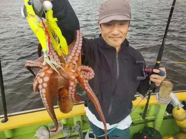 「【釣果速報】神奈川県鴨下丸kawanaでマダコ釣り好調！連発で大興奮！三連休はマダコ釣りで決まり！」の画像