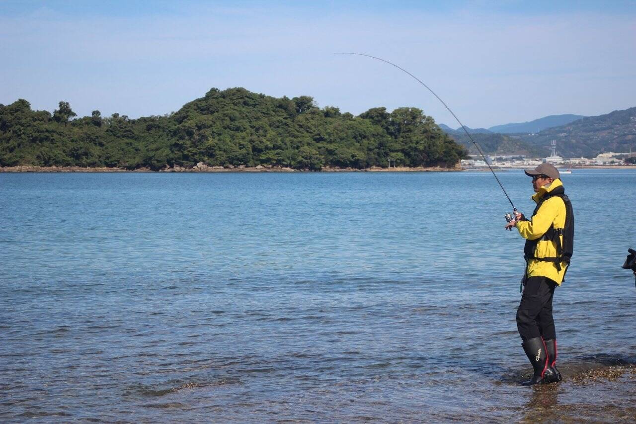 春エギング】日中の浅場から巨大イカを引きずり出した。 