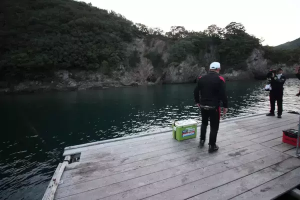 「春～初夏の大型アオリイカへの近道。酒本直樹流「筏ヤエン釣法」のイロハを紹介」の画像