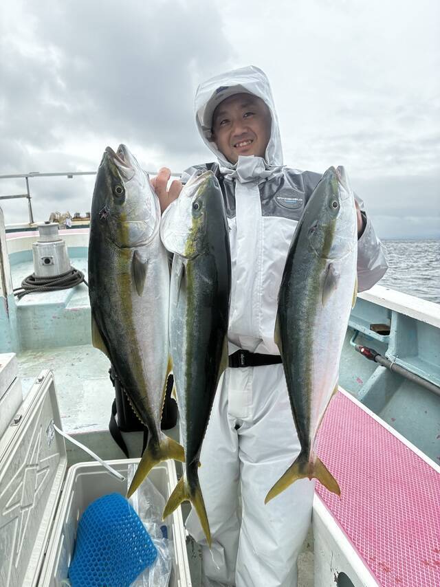 【釣果速報】神奈川県正海丸でワラサ最大4.80kgヒット！ヒラソーダガツオも良型を続々キャッチ！今すぐ乗船してこの波に乗ろう！