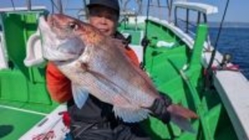 【釣果速報】茨城県弁天丸で大人気のマダイ釣行！船長厳選のポイントで全員ヒットの大熱戦！今後爆釣の予感！