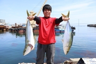 【釣果速報】兵庫県魚英でサワラゲット！最大101cm！引きも味も最高のサワラを今すぐ狙いに行って！