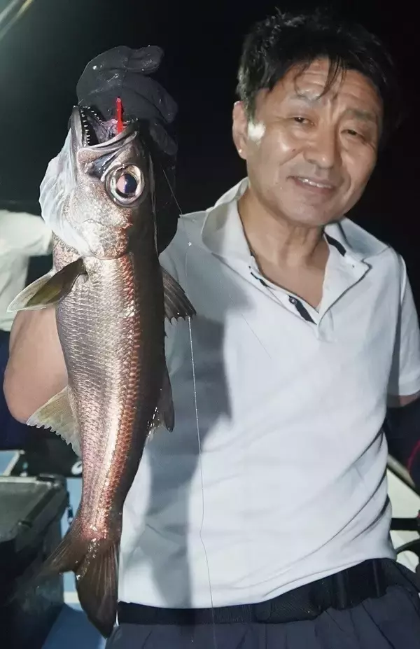 深夜2時出船のリレー釣り　暑さ知らずで満足釣果！