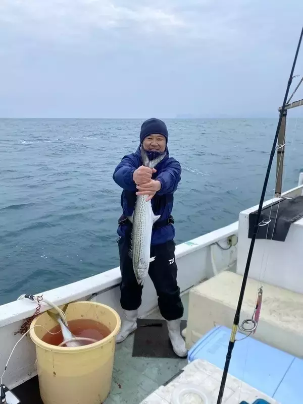 「【釣果速報】福井県三光丸で最大75㎝のメジロGET！青物好調！この勢いに今すぐ乗ろう！」の画像