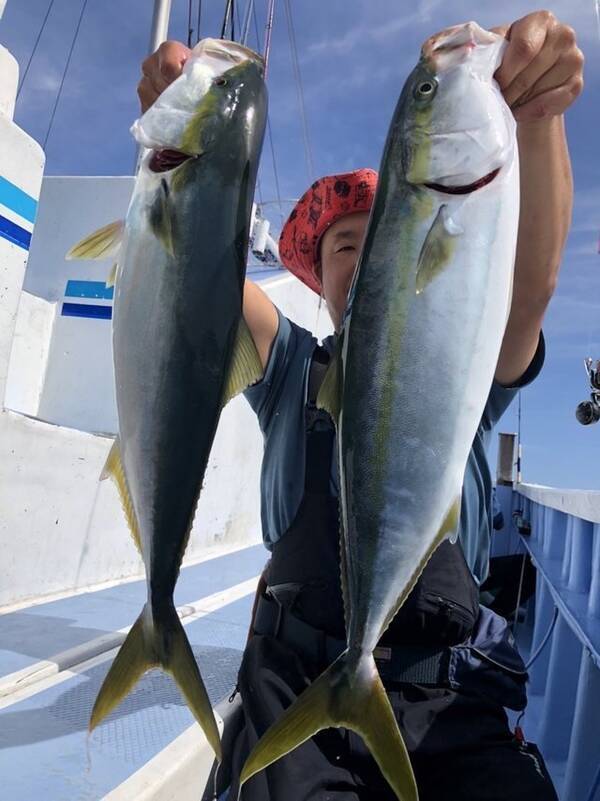 釣果速報 茨城県幸栄丸でカツオ ワラサが連続ヒット ダブルキャッチで好調 今後も期待大 22年10月6日 エキサイトニュース