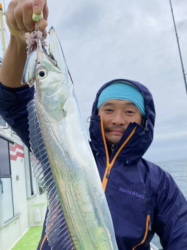 釣果速報 一人で41匹のタチウオゲットに成功 1cmのドラゴンも 神奈川県庄治郎丸で大人気のテンヤジギングを楽しもう 22年10月17日 エキサイトニュース