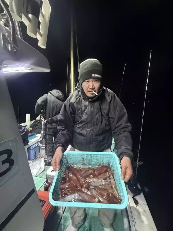 【釣果速報】静岡県伊勝丸でマルイカ一日好調！50匹前後の好釣果を出す釣り客多数！あなたも記録更新を狙ってみませんか？