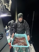 【釣果速報】静岡県伊勝丸でマルイカ一日好調！50匹前後の好釣果を出す釣り客多数！あなたも記録更新を狙ってみませんか？