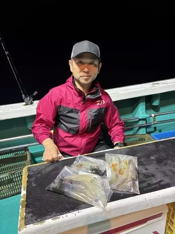 「【釣果速報】和歌山県良栄丸でアカイカ好調！トップは13杯！今後の釣行も期待大！」の画像
