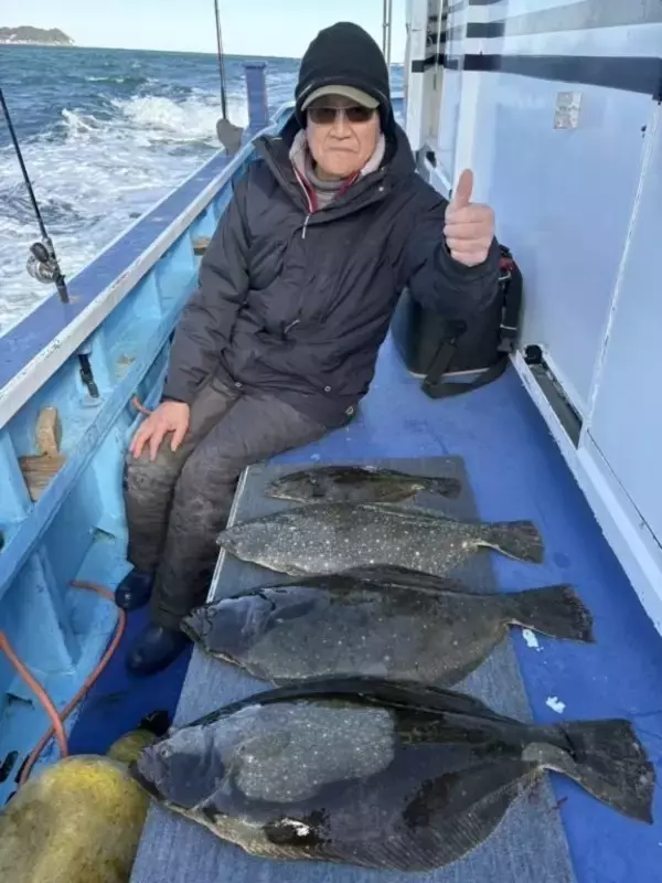 【釣果速報】千葉県第三松栄丸で4.20kgのマダイ、大物ゲット！ヒラメも好調！この勢いに今すぐ乗ろう！