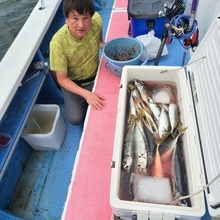 【釣果速報】45cmのメガアジを筆頭に良型アジ続々上がる！質も味も大満足の釣りがしたいなら神奈川県成銀丸一択！