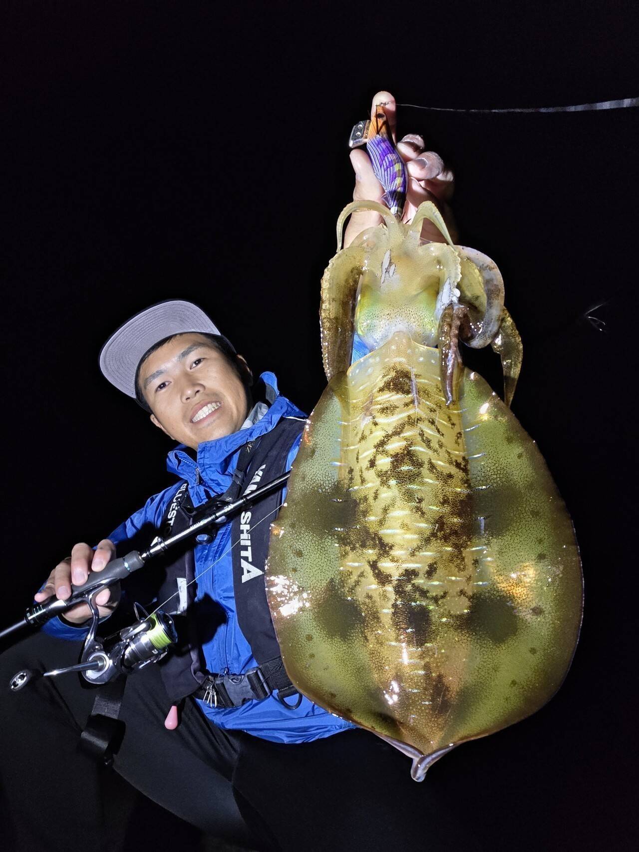 初冬は良型が数釣れる！？初冬エギングの攻略法をエギング大好きヤマシタスタッフ木原がご紹介！！