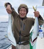 「【釣果速報】神奈川県あまさけや丸で4.2kgの良型ワラサをキャッチ！マダイのアタリも好調！ダブルヒットのチャンスも！？」の画像1