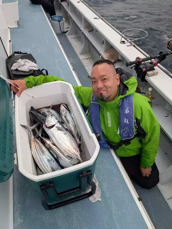 「【釣果速報】神奈川県太郎丸で50.00kgクラスのキハダマグロGET！あなたも秋の宝探しに出かけませんか？」の画像