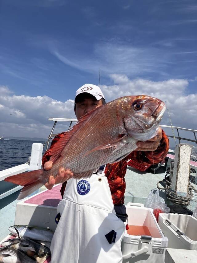 【釣果速報】神奈川県正海丸でマダイ乗り乗り！竿頭4匹ゲット！船長が厳選するポイントで記録更新マダイを釣ろう！