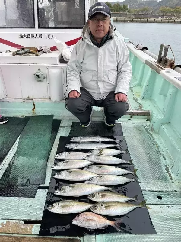 「【釣果速報】和歌山県淡隆丸でチャリコ・マアジ・マサバ・サゴシ確保！狙うなら今！」の画像
