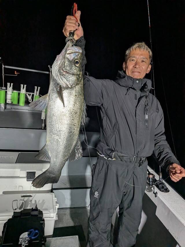【釣果速報】和歌山県SevenSWellでイサギ入れ食い！アジ・ヒラスズキも！好調な今シーズン、自己最高記録を狙ってみませんか？